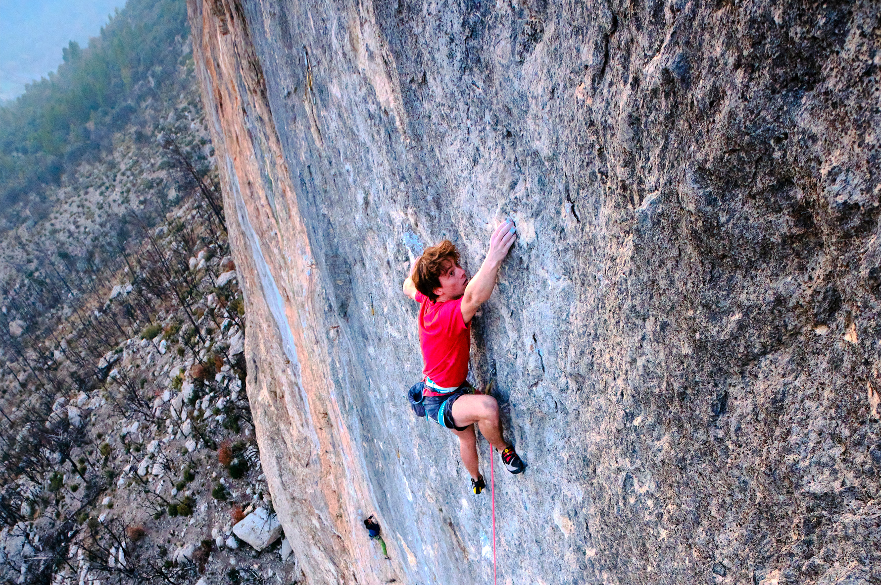 Leo Ketil Bøe climbing